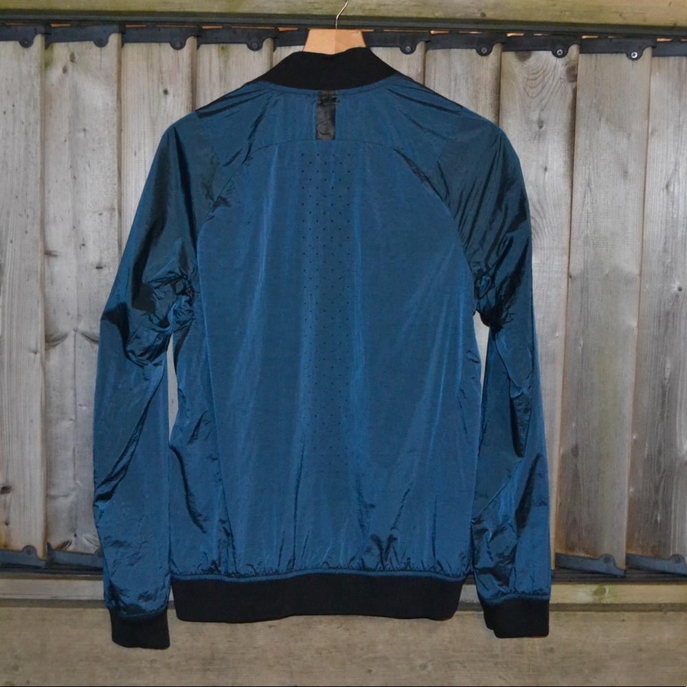 ❗️Nike Tech Light Bomber Jacket - Picture 2 of 3